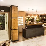 Victor Hotel