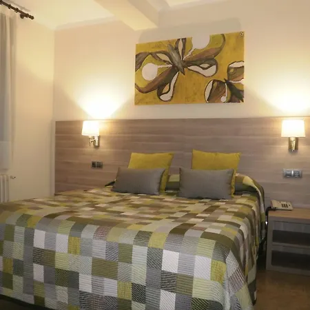 فندق Victor *