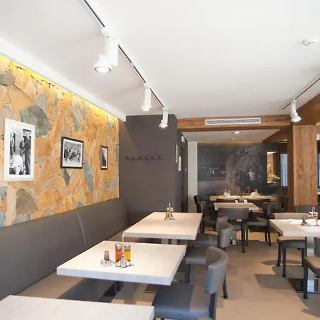 Victor Hotel