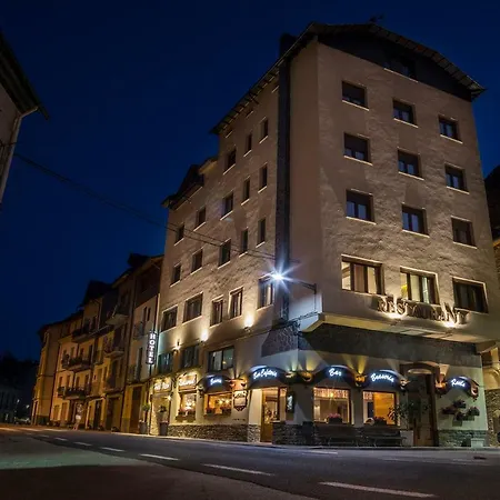 Victor Hotel *